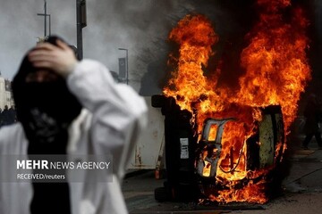 ماکرون زیرتیغ اعتراضات؛تشدید آتش سوزی و حمله به ساختمان های دولتی