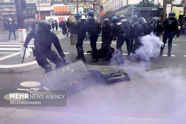 فرانس، پینشن اصلاحات کے خلاف مظاہرین اور پولیس میں جھڑپیں

