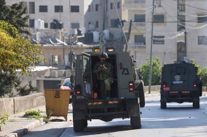 İşgal güçleri Batı Şeria'da iki Filistinliyi şehit etti