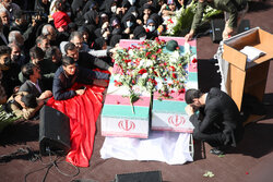 مراسم وداع با شهیدان مدافع حرم در میدان امام حسین (ع) برگزار شد