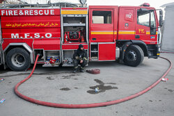 آتش سوزی گسترده کارگاه تولید ابر و اسفنج در مشهد