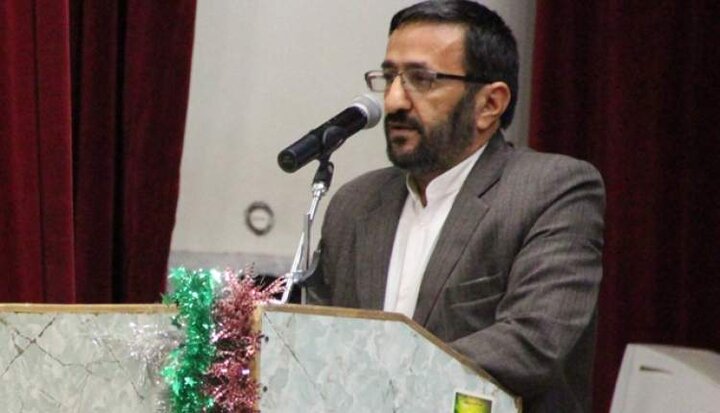  برای مردم کار کردن از ویژگی های نظام ولایی است