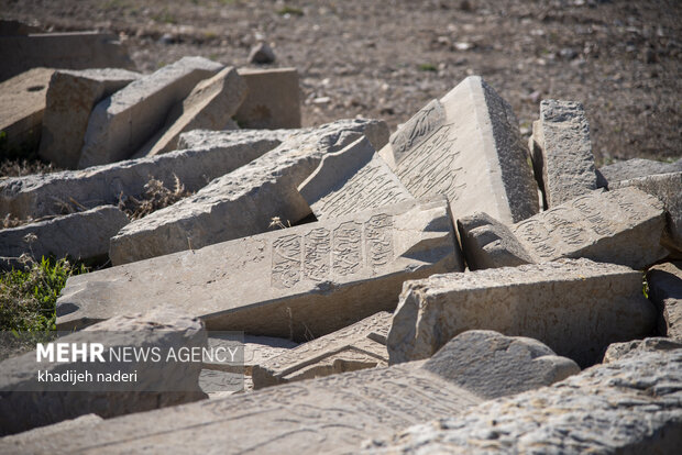 تخریب سنگ قبرهای صفوی در اصفهان