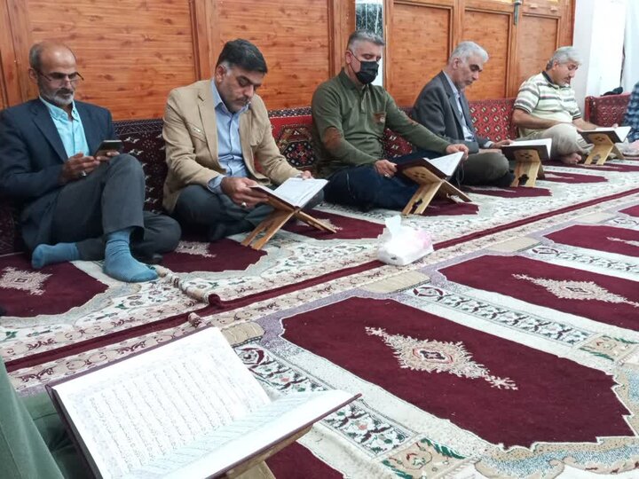 محفل قرآنی به یاد شهدای محله بهارستان بوشهر برپا شد
