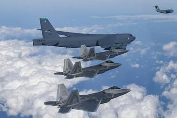بمب‌افکن‌های بی-۵۲ آمریکا در رزمایش مشترک با کره‌جنوبی به پرواز درآمدند