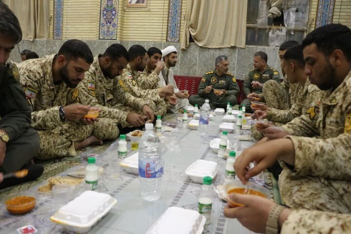 فرصت تقویت دفاعی کشور در کنار آموزش سربازان دنبال میشود