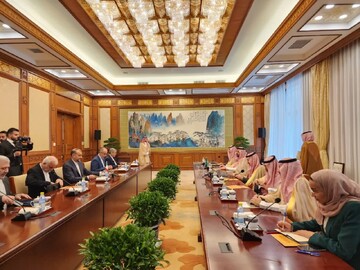 نشست هیات‌های دیپلماتیک ایران و عربستان/ رایزنی درباره بازگشایی سفارتخانه‌ها و توسعه روابط