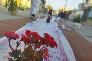 «سفره افطاری خیابانی» مسجد امام موسی کاظم (ع) روستای سربست گناوه