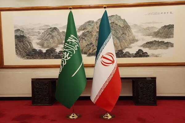 وزرای خارجه ایران و عربستان دقایقی دیگر در پکن دیدار می‌کنند