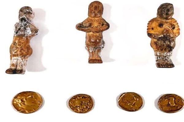 کشف سکه و مجسمه‌های ۲ هزار ساله در ورامین
