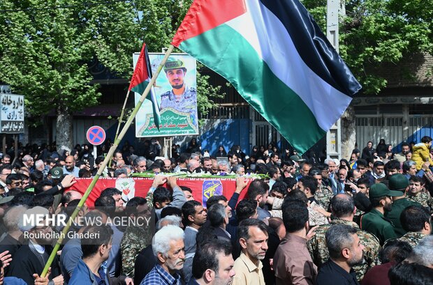 تشییع پیکر شهید مدافع حرم «مقداد مهقانی» در فاضل آباد