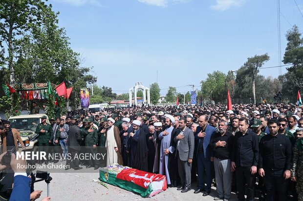 تشییع پیکر شهید مدافع حرم «مقداد مهقانی» در فاضل آباد