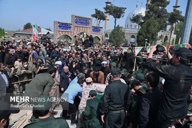 تشییع پیکر شهید مدافع حرم «مقداد مهقانی» در فاضل آباد