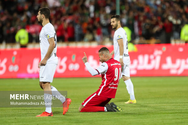 هدیه یک اسپانیایی به استقلال و پرسپولیس/ تیم قلعهنویی افتاد!
