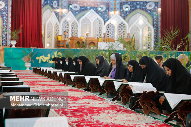 تصاویر  دوازدهمین مراسم ترتیل خوانی نوای ملکوت در بوشهر