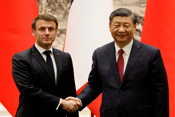 صحیفة فرنسیة: الرئيس الصيني يرفض ظهور ماكرون في قمة "بريكس"