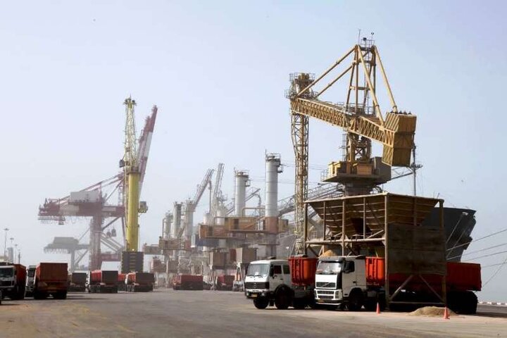 ضرورت ایجاد زیرساخت مناسب در بنادر برای جذب تجار و سرمایهگذاران