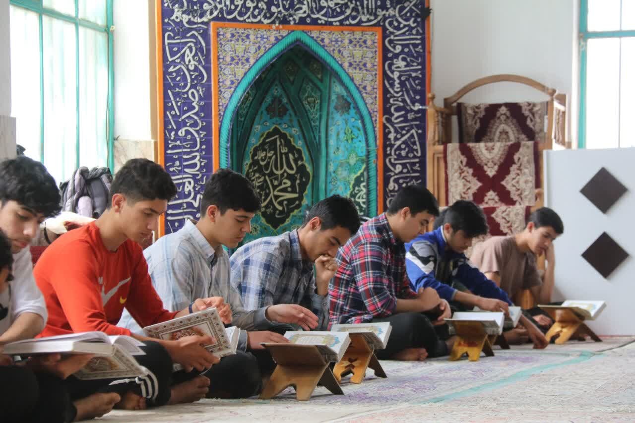 برگزاری اعتکاف رمضانیه دانش آموزان بجنوردی