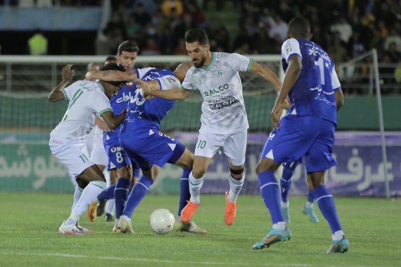 استقلال به دنبال صدرنشینی با شکست حصار آلومینیومی