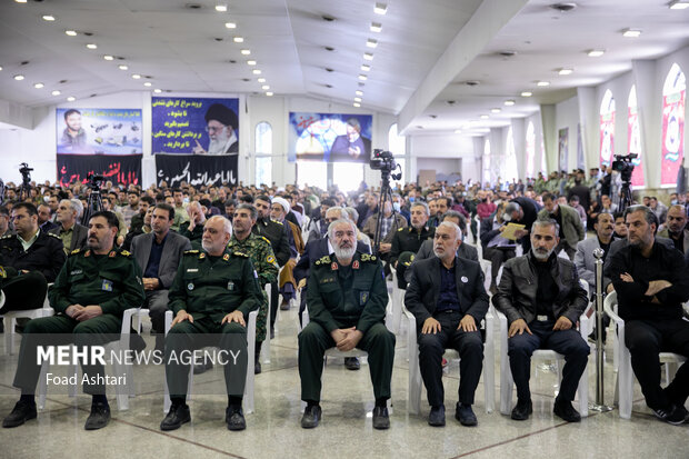 مقامات لشگری در مراسم بزرگداشت شهیدان مدافع حرم میلاد حیدری و مقداد مهقانی حضور دارند