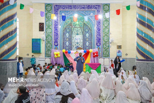 شیراز میں ننھے روزہ داروں کے اعزاز میں افطار پارٹی کا اہتمام
