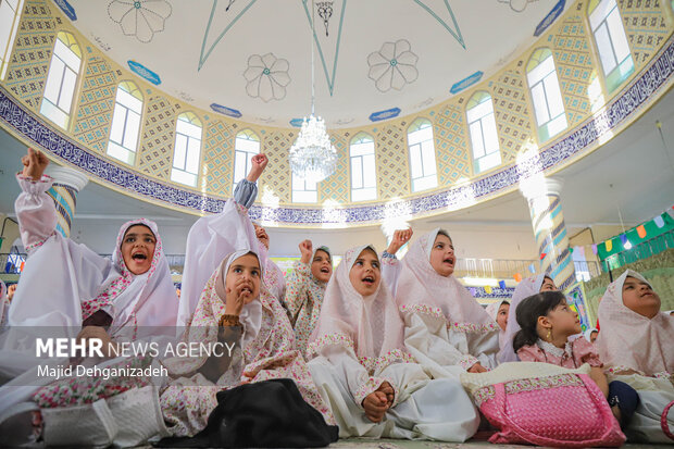شیراز میں ننھے روزہ داروں کے اعزاز میں افطار پارٹی کا اہتمام
