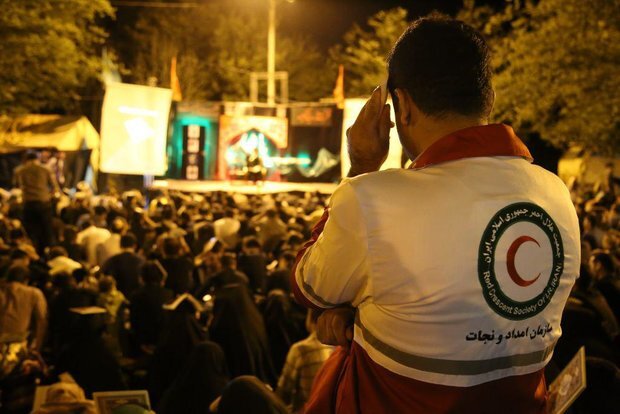 ۱۰۰ امدادگر به عزاداران شب‌های قدر در گلستان خدمات دهی می کنند