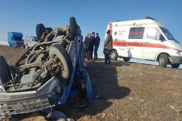 واژگونی نیسان در جاده دوراهک ۱۴ مصدوم برجای گذاشت