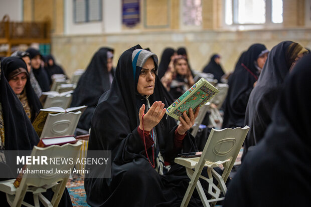 خواهرانی در مسیر برادر شهید ١٦ ساله