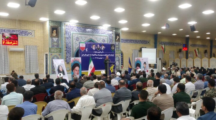 نیروی الهی و قدرت رهبری و مردم دشمنان را به هم ریخته است