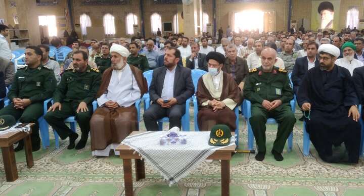 نیروی الهی و قدرت رهبری و مردم دشمنان را به هم ریخته است