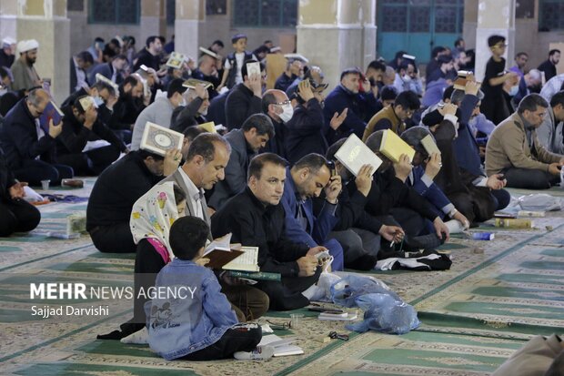 احیای شب نوزدهم رمضان در خرم آباد