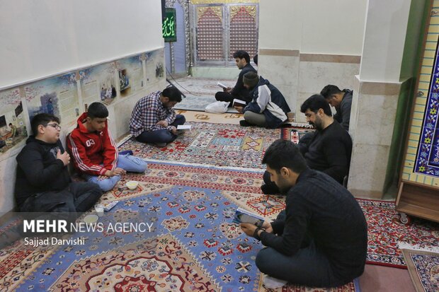 احیای شب نوزدهم رمضان در خرم آباد