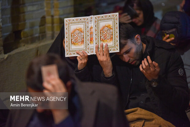 استغفارگلستانی هادرشب نوزدهم رمضان/طنین الغوث لیالی قدر آسمانی شد