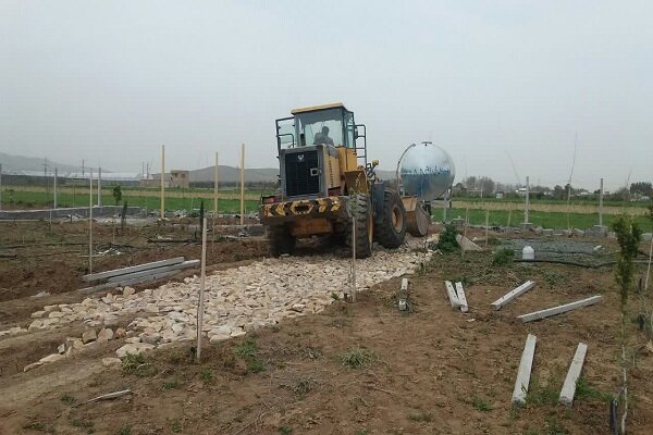 تخریب ۲۵ بنای غیر مجاز در اراضی کشاورزی شهرستان بوئین زهرا