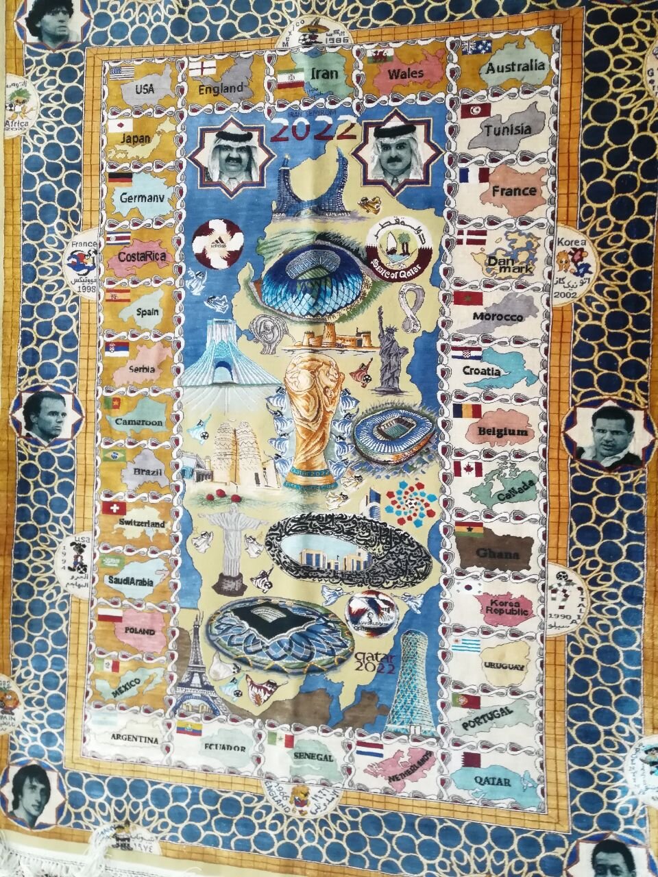 Iranian crafters weave carpet in honor of Qatar World Cup