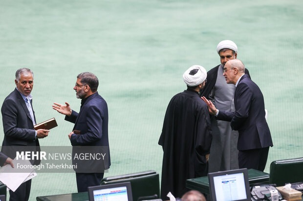 جلسه علنی مجلس شورای اسلامی صبح امروز سه شنبه ۲۲ فروردین ماه به ریاست محمدباقر قالیباف رئیس مجلس شورای اسلامی برگزار شد