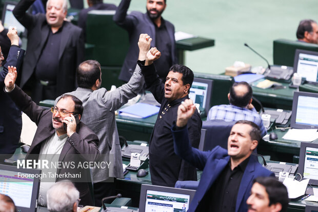 جلسه علنی مجلس شورای اسلامی صبح امروز سه شنبه ۲۲ فروردین ماه به ریاست محمدباقر قالیباف رئیس مجلس شورای اسلامی برگزار شد