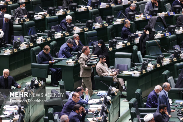 صحن علنی مجلس شورای اسلامی -22فروردین ماه 1402 34