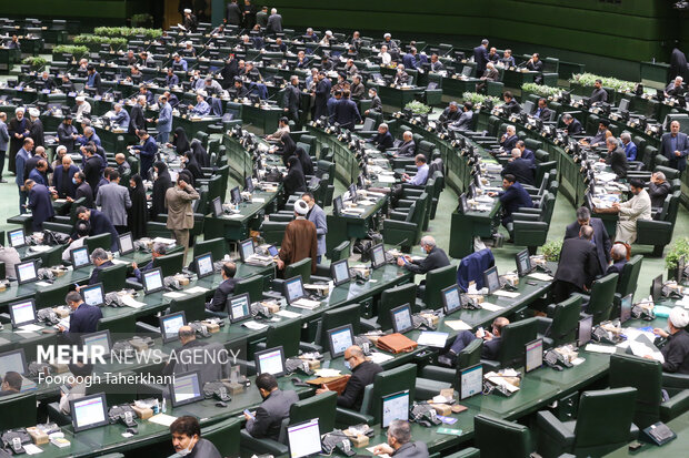 گردآوری قوانین نامعتبر میراثی/از استخدام گدار تا اصلاحات بودجهای گردآوری قوانین نامعتبر میراثی/از استخدام گدار تا اصلاحات بودجهای