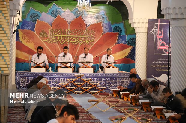مراسم جزء خوانی قرآن کریم در مسجد جامع دارالاحسان سنندج