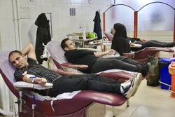 رونمایی از ۳ دستاورد سازمان انتقال خون/واکنش به خام فروشی پلاسما