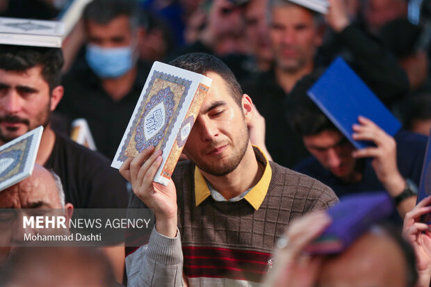 مراسم احیای شب ۲۱ رمضان در مصلی اردبیل