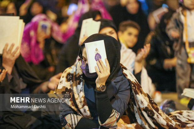 مراسم احیای شب ۲۱ رمضان در مصلی اردبیل