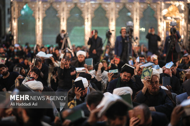 مراسم احیای بیست و یکم ماه مبارک رمضان شامگاه سه شنبه ۲۲ فروردین ماه ۱۴۰۲ با حضور حجت الاسلام سید ابراهیم رئیسی، رئیس جمهور و حجت الاسلام سید حسن خمینی رئیس تولیت آستان حرم امام خمینی در مرقد مطهر امام خمینی (ره) برگزار شد