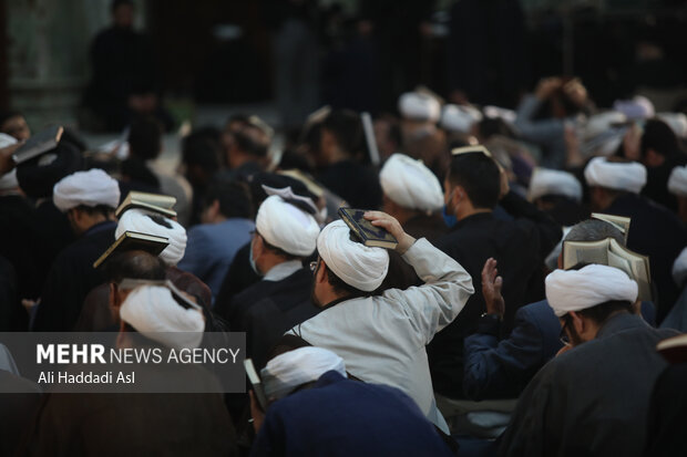 مراسم احیای بیست و یکم ماه مبارک رمضان شامگاه سه شنبه ۲۲ فروردین ماه ۱۴۰۲ با حضور حجت الاسلام سید ابراهیم رئیسی، رئیس جمهور و حجت الاسلام سید حسن خمینی رئیس تولیت آستان حرم امام خمینی در مرقد مطهر امام خمینی (ره) برگزار شد