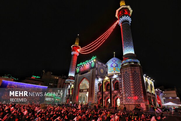 خدمت رسانی هلال احمر در شب بیست و یکم ماه مبارک رمضان در امامزاده صالح(ع)