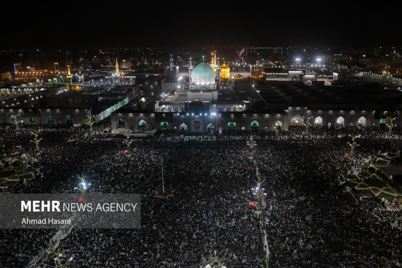 بالصور....مراسم إحياء ليلة الـ21 من شهر رمضان في مرقد الامام الرضا(ع)