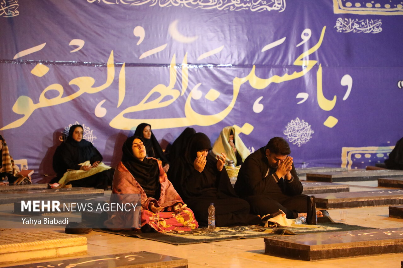 کرمانشاه، دروازه نجف؛ شبزندهداری عاشقان در نخستین شب قدر