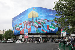 Tehran's Enqelab square latest mural